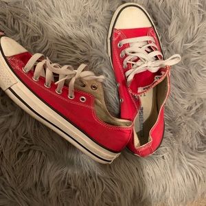 Converse red